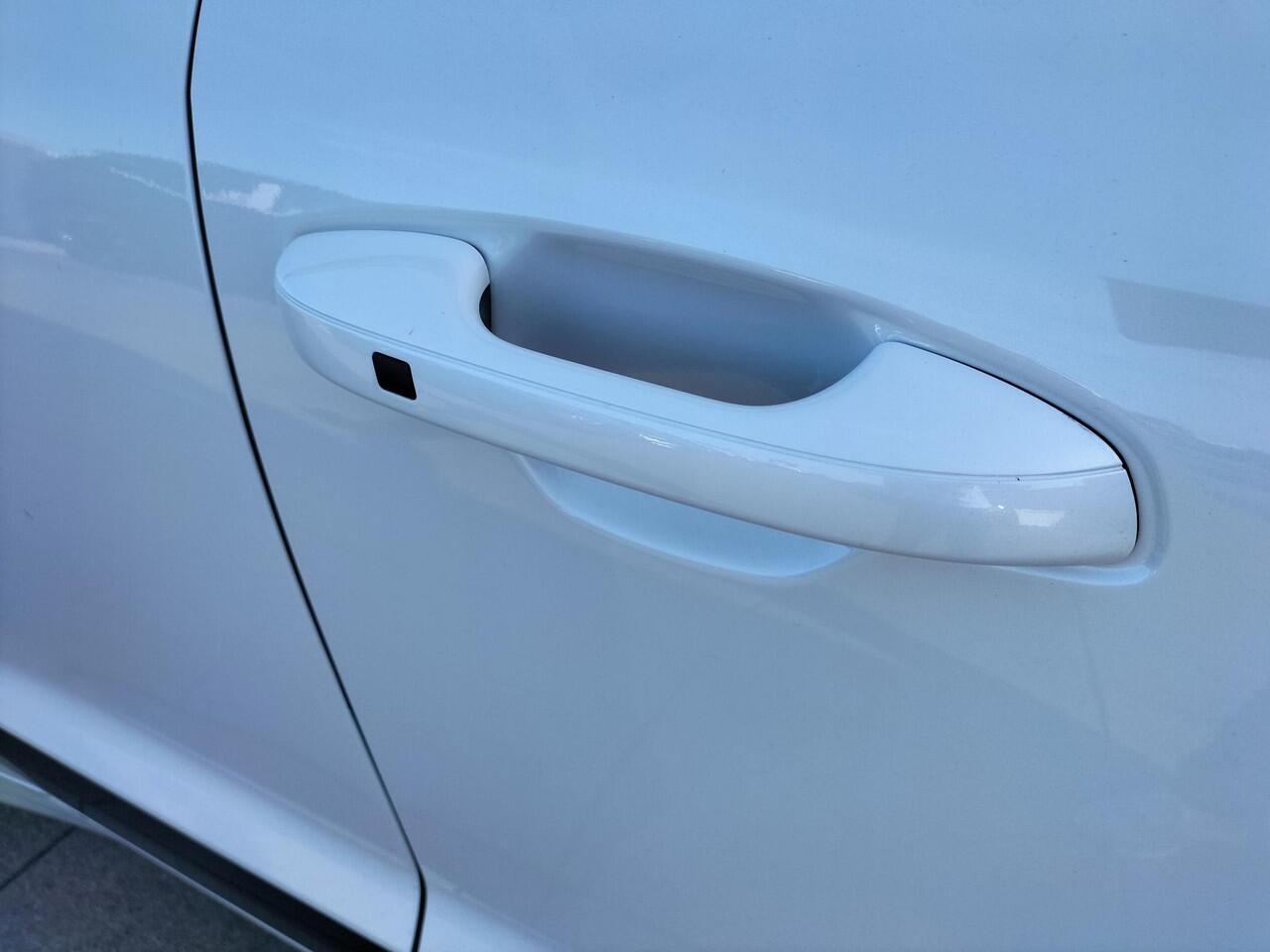 KIA e-Niro EV Edition Advanced 64.8 kWh GRATIS WINTERBANDEN Navigatie / Camera / Leder