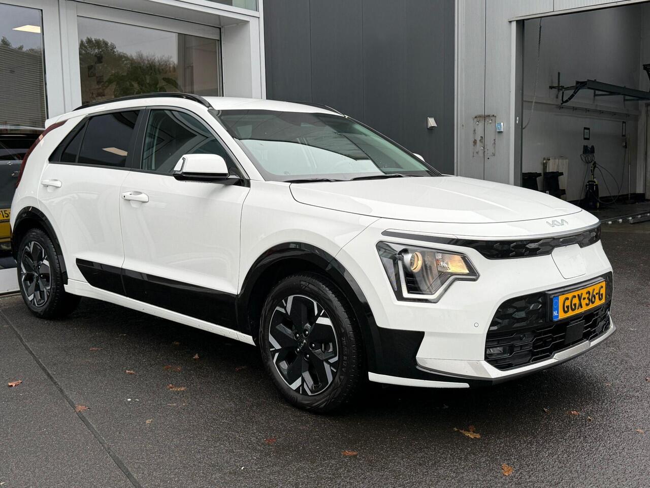 KIA e-Niro EV Light Advanced 64.8 kWh Stuurwielverwarming | Voorstoelverwarming | Privacy Glass | Navigatie | Android auto & Apple Carplay | Smart Key