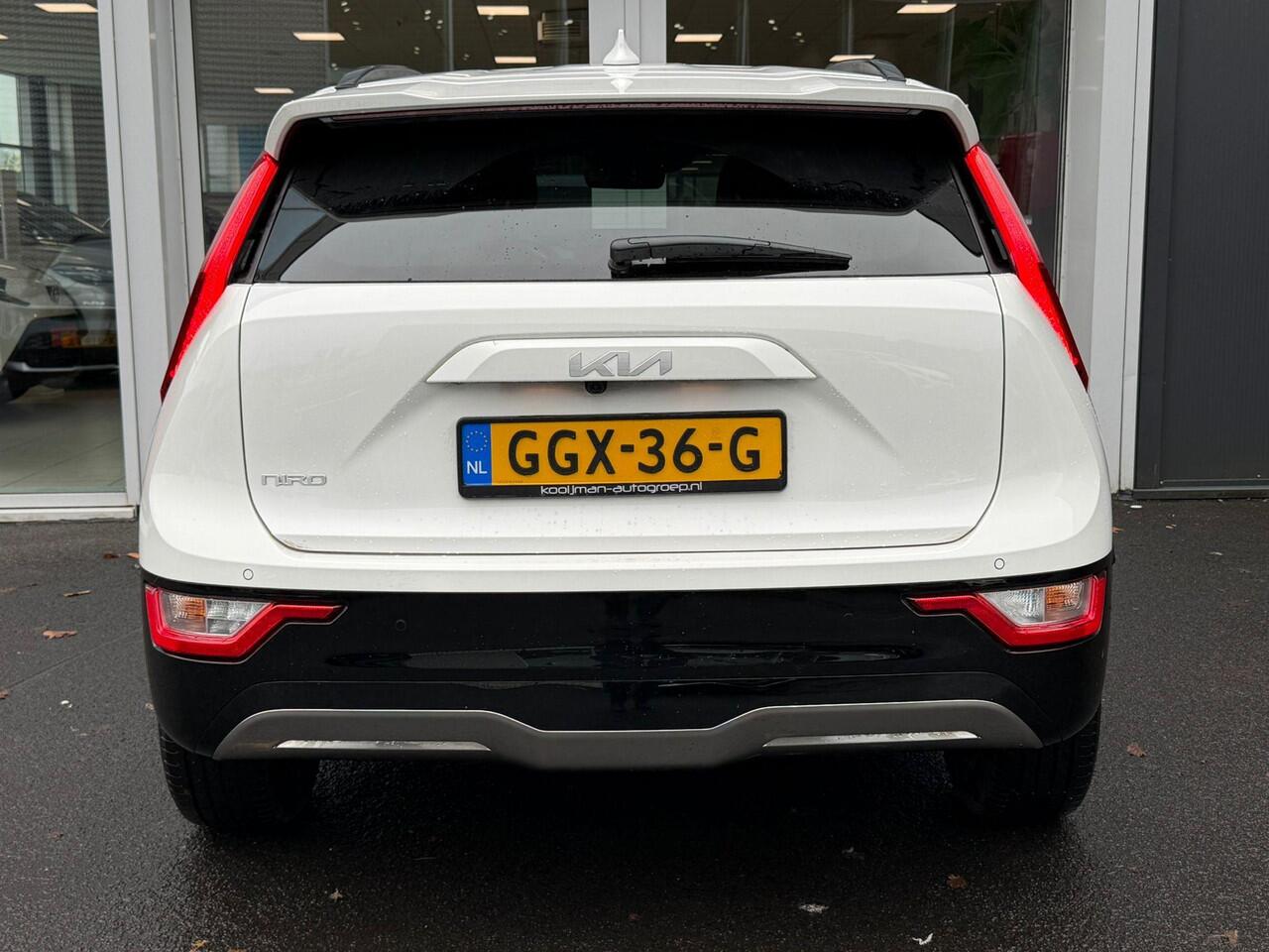 KIA e-Niro EV Light Advanced 64.8 kWh Stuurwielverwarming | Voorstoelverwarming | Privacy Glass | Navigatie | Android auto & Apple Carplay | Smart Key