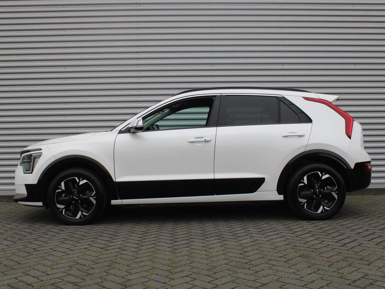 KIA e-Niro EV Edition Advanced 64.8 kWh | Stuur-/stoelverwarming | Elektr. stoelverstelling | Camera | Cruise adapt. | 17"LM | Clima | 17% bijtelling |