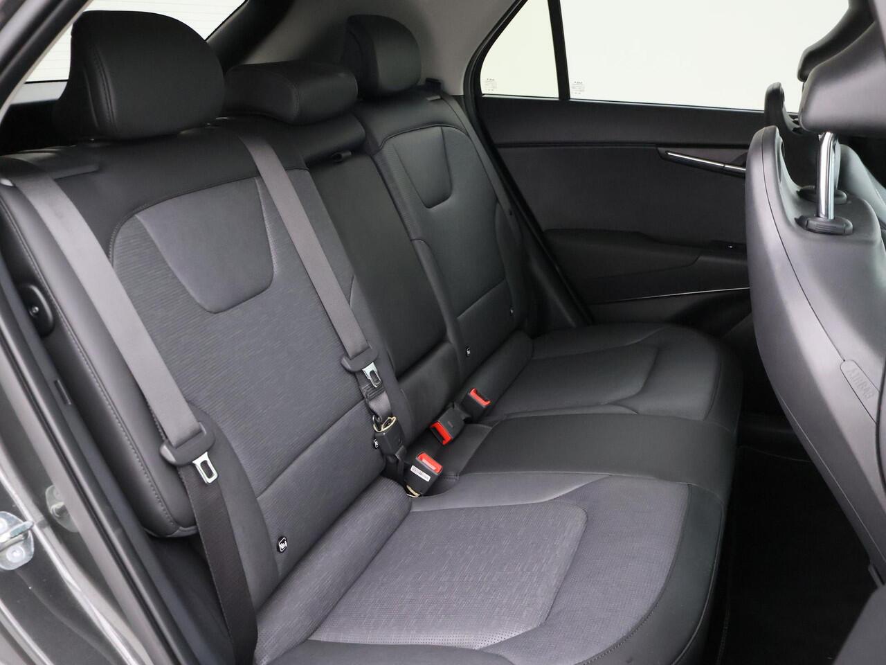 KIA e-Niro EV EXECUTIVE 64.8 kWh *5.677 KM* + LEDER | STOELVENTILATIE | HEAD-UP | HARMAN/KARDON | STOELVERW. V+A