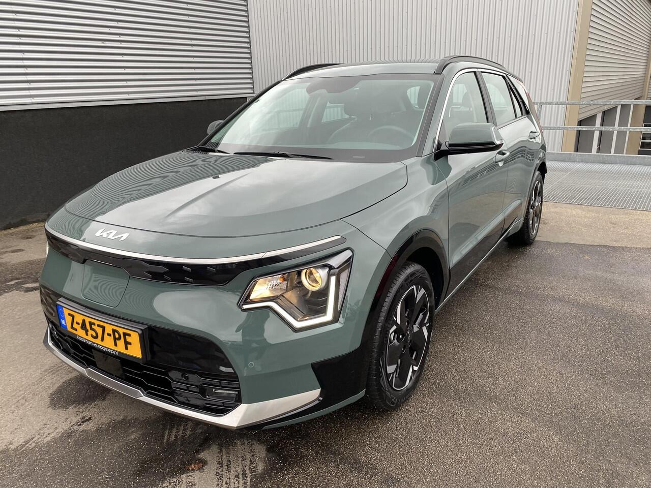 KIA e-Niro EV DynamicLine 64.8 kWh navigatie Apple CarPlay/Android Auto, NL-AUTO! parkeersensoren v&a, achteruitrij camera, adaptieve cruise control, BTW-auto