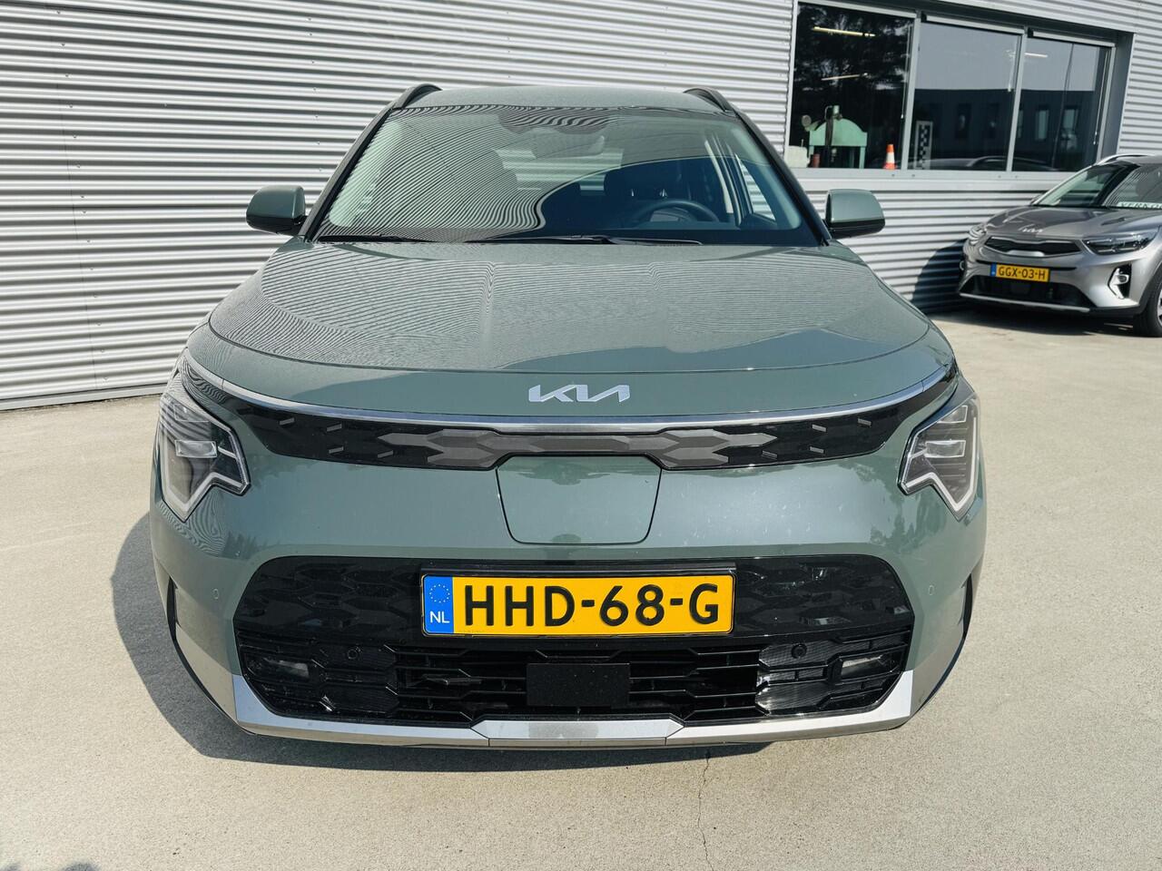 KIA e-Niro EV Air 64.8 kWh Demo auto ! | Informeer altijd even of de auto aanwezig is ! Km stand kan iets variëren!