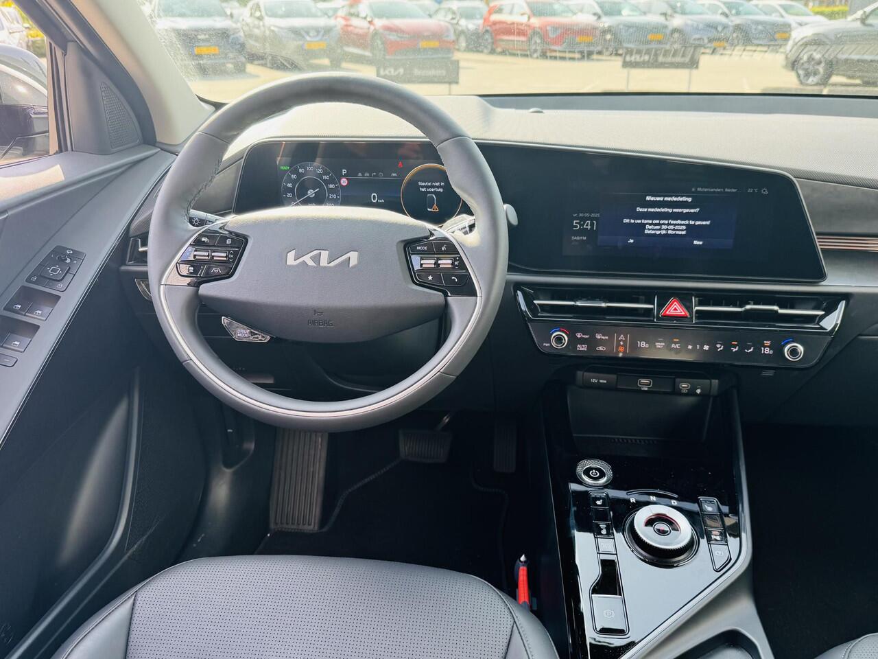 KIA e-Niro EV Air 64.8 kWh Demo auto ! | Informeer altijd even of de auto aanwezig is ! Km stand kan iets variëren!