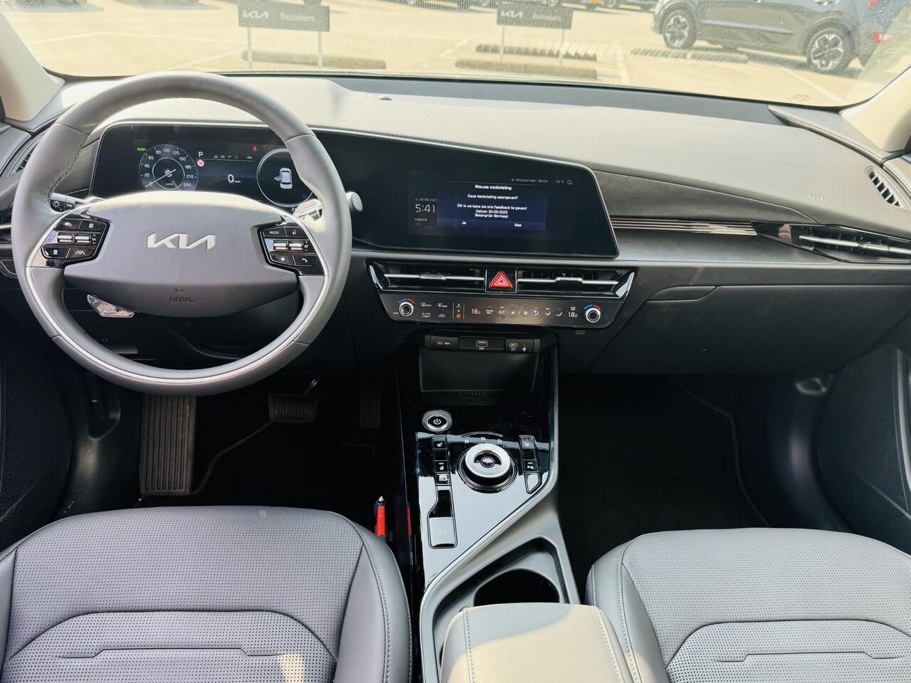 KIA e-Niro EV Air 64.8 kWh Demo auto ! | Informeer altijd even of de auto aanwezig is ! Km stand kan iets variëren!