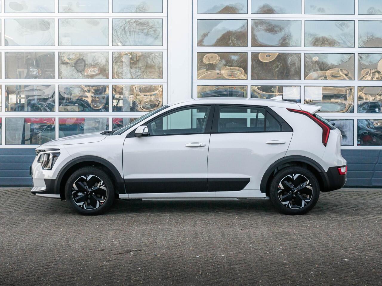 KIA e-Niro EV Light 64.8 kWh | Uit voorraad leverbaar l 17% Bijtelling | PDC l Camera