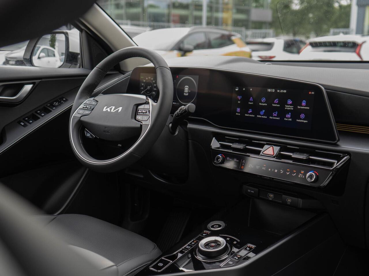 KIA e-Niro EV Plus 64.8 kWh | OP VOORRAAD | DIRECT RIJDEN | Navigatie | Carplay | Adapt. Cruise | Climate | Keyless | Camera