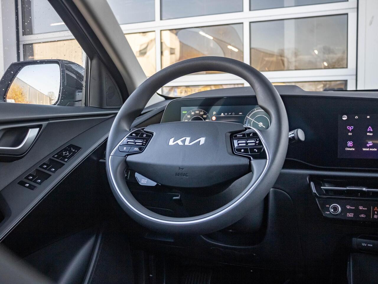 KIA e-Niro EV Air 64.8 kWh | Op voorraad | Direct rijden | Clima | Camera | Apple Carplay | Stoel&Stuur Verwarming