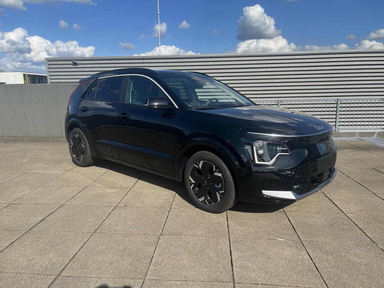 KIA e-Niro EV Plus Advanced 64.8 kWh ACHTERUITRIJCAMERA / LED / NAVIGATIE / KEYLESS