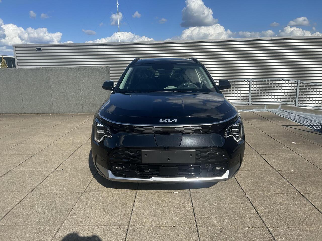 KIA e-Niro EV Plus Advanced 64.8 kWh ACHTERUITRIJCAMERA / LED / NAVIGATIE / KEYLESS