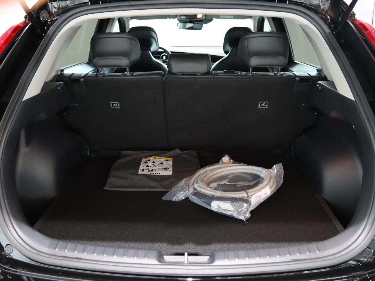 KIA e-Niro EV Light Advanced 64.8 kWh Kia Niro EV Light Advanced Elektromotor 150kW (A)