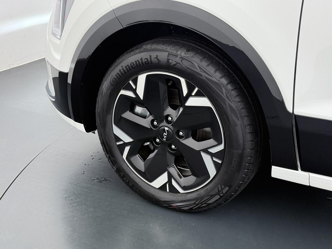 KIA e-Niro EV E-Niro Business 64kWh | BETREFT NIEUWE AUTO | VOLLEDIGE KIA GARANTIE VAN TOEPASSING| CAMERA| STOEL/ STUURVERWARMING| ADAP. CRUISE