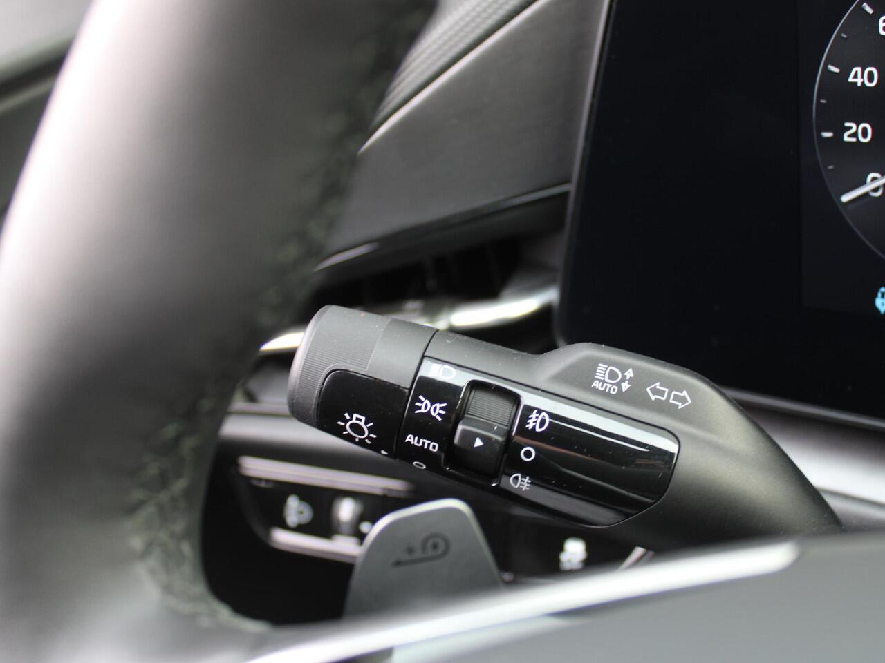 KIA e-Niro EV Light Advanced 64.8 kWh | Stuur-/stoelverwarming | Camera | Cruise adapt. | 17" LM | Clima | Navi | 17% bijtelling |