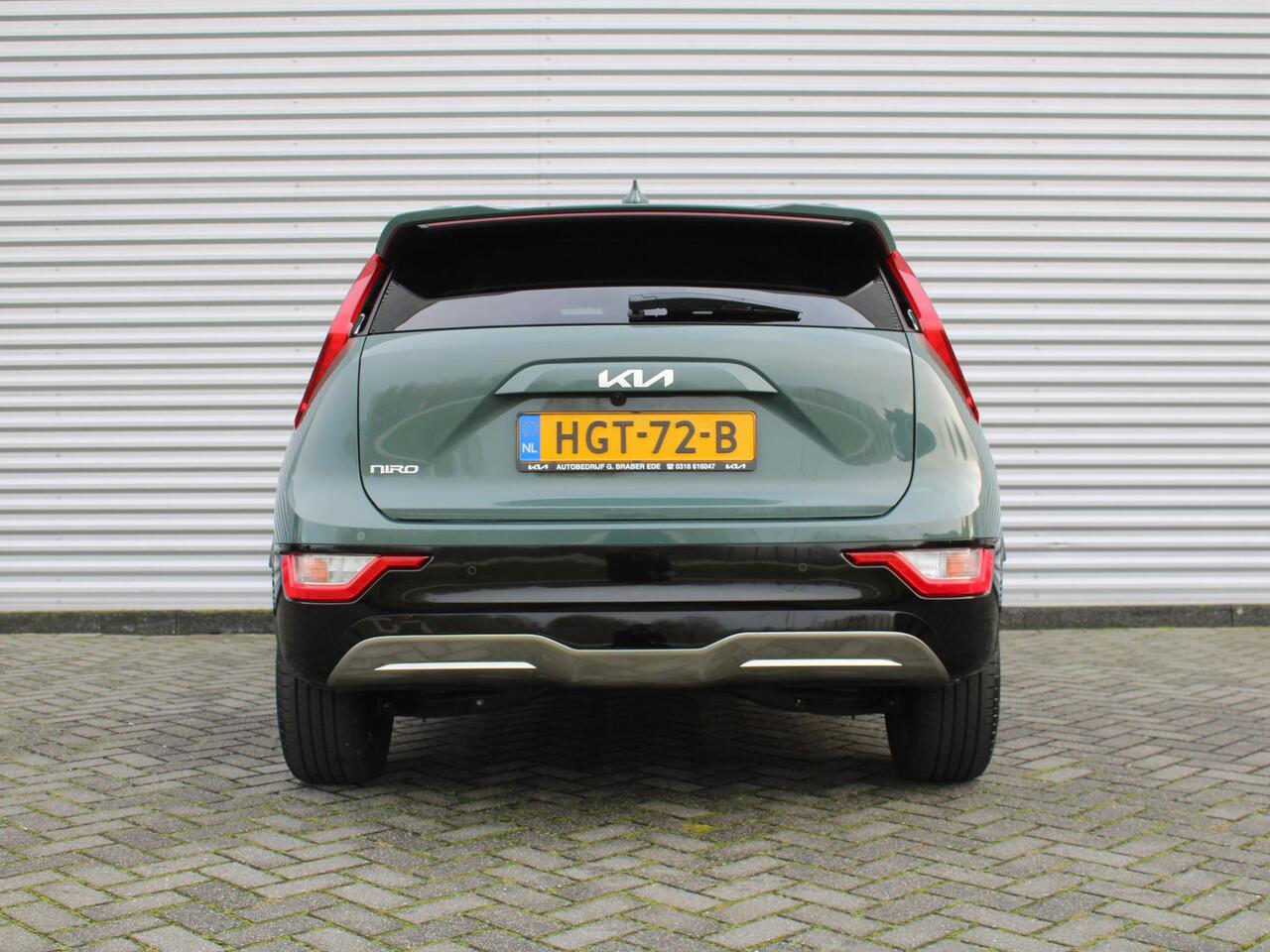 KIA e-Niro EV Light Advanced 64.8 kWh | Stuur-/stoelverwarming | Camera | Cruise adapt. | 17" LM | Clima | Navi | 17% bijtelling |