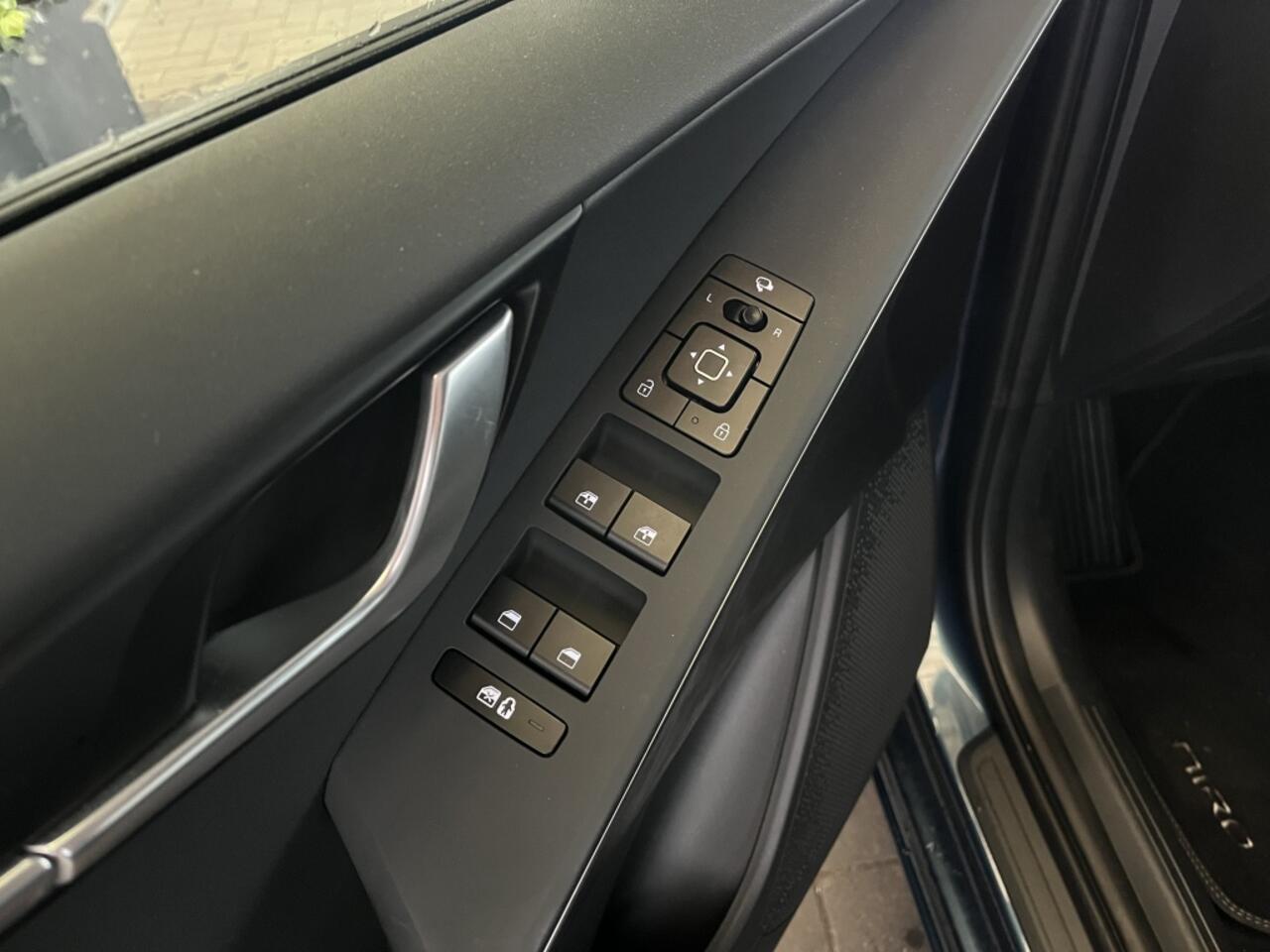 KIA e-Niro EV Air 64.8 kWh | Navi | Adapt. Cruise | Stoel-/stuurverwarming