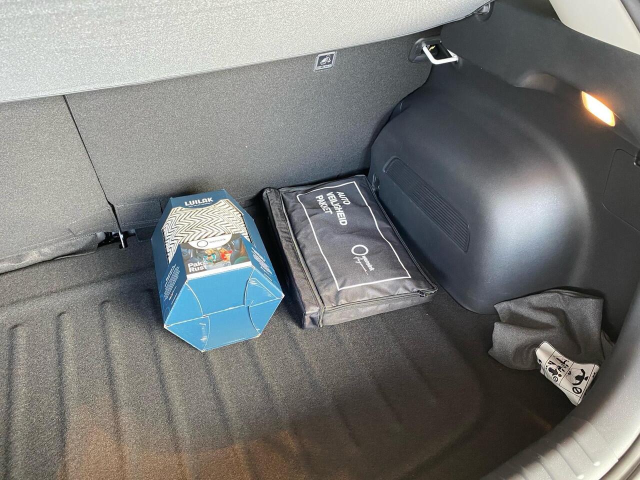 KIA e-Niro EV Light 64.8 kWh | Achteruitrijcamera | 17" LM velgen | Adaptieve cruise control | Navigatie |