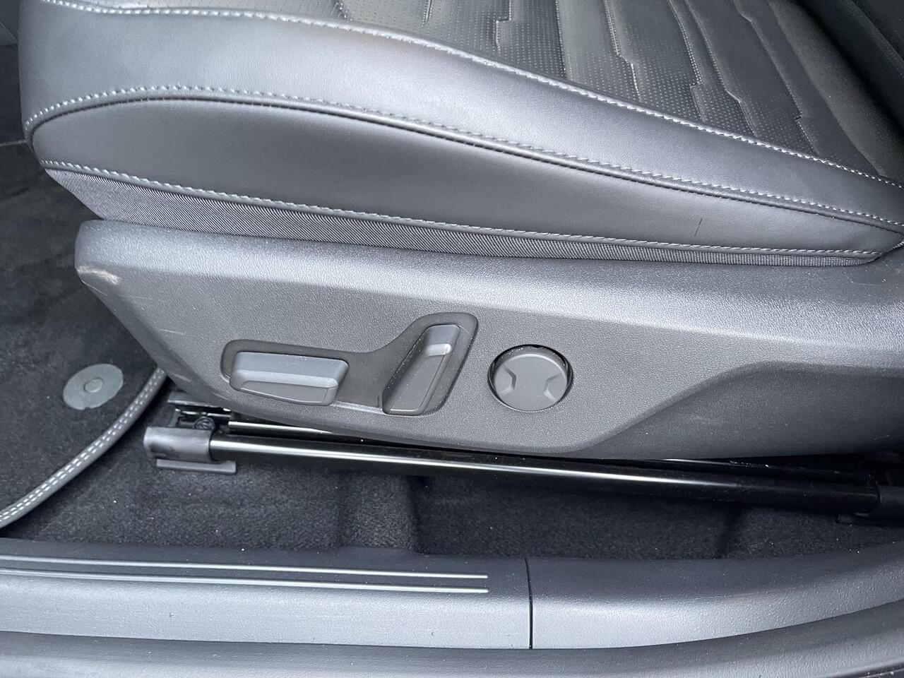 KIA e-Niro EV Edition Advanced 64.8 kWh Dodehoeksensoren | Stoelverwarming | Stuurverwarming | Navigatie | Apple Carplay & Android Auto enz.