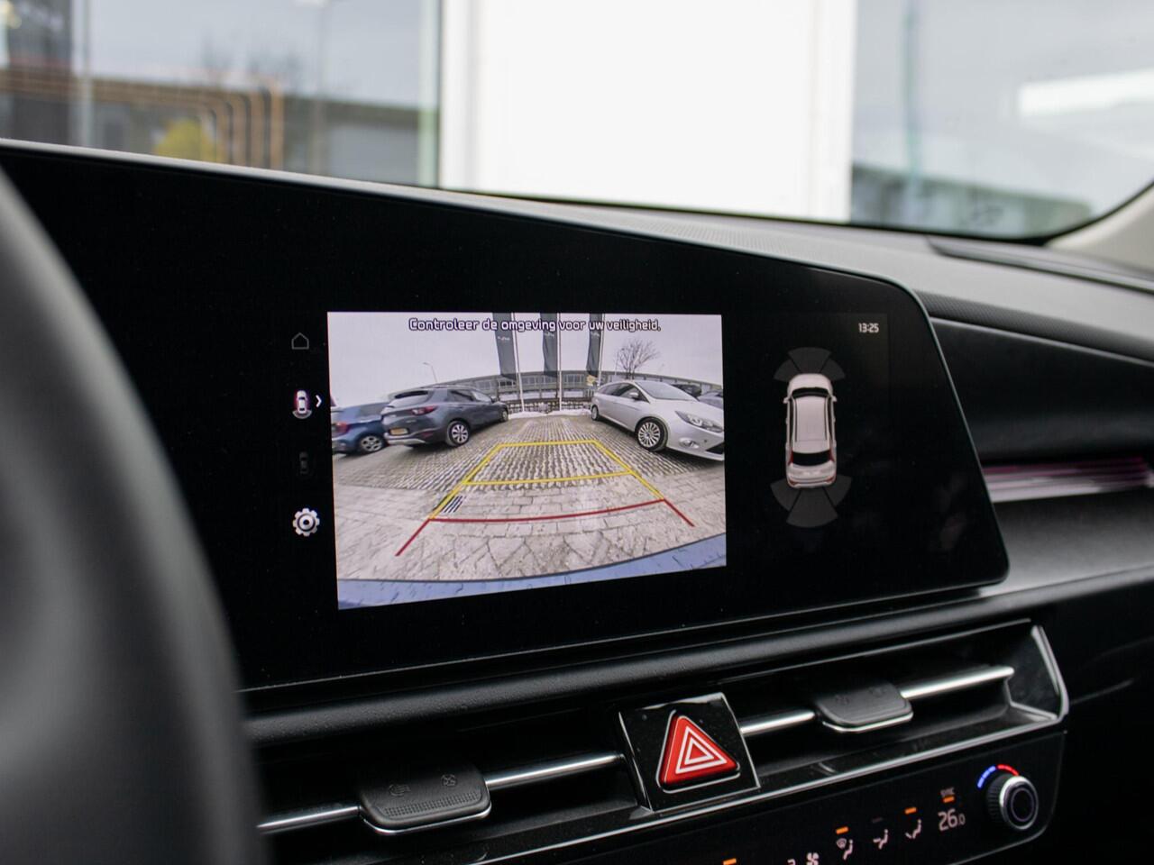 KIA e-Niro EV Edition Advanced 64.8 kWh Leder | LED | Stoelverwarming | Navigatie | Carplay | Adapt. Cruise | Climate | Keyless | Camera