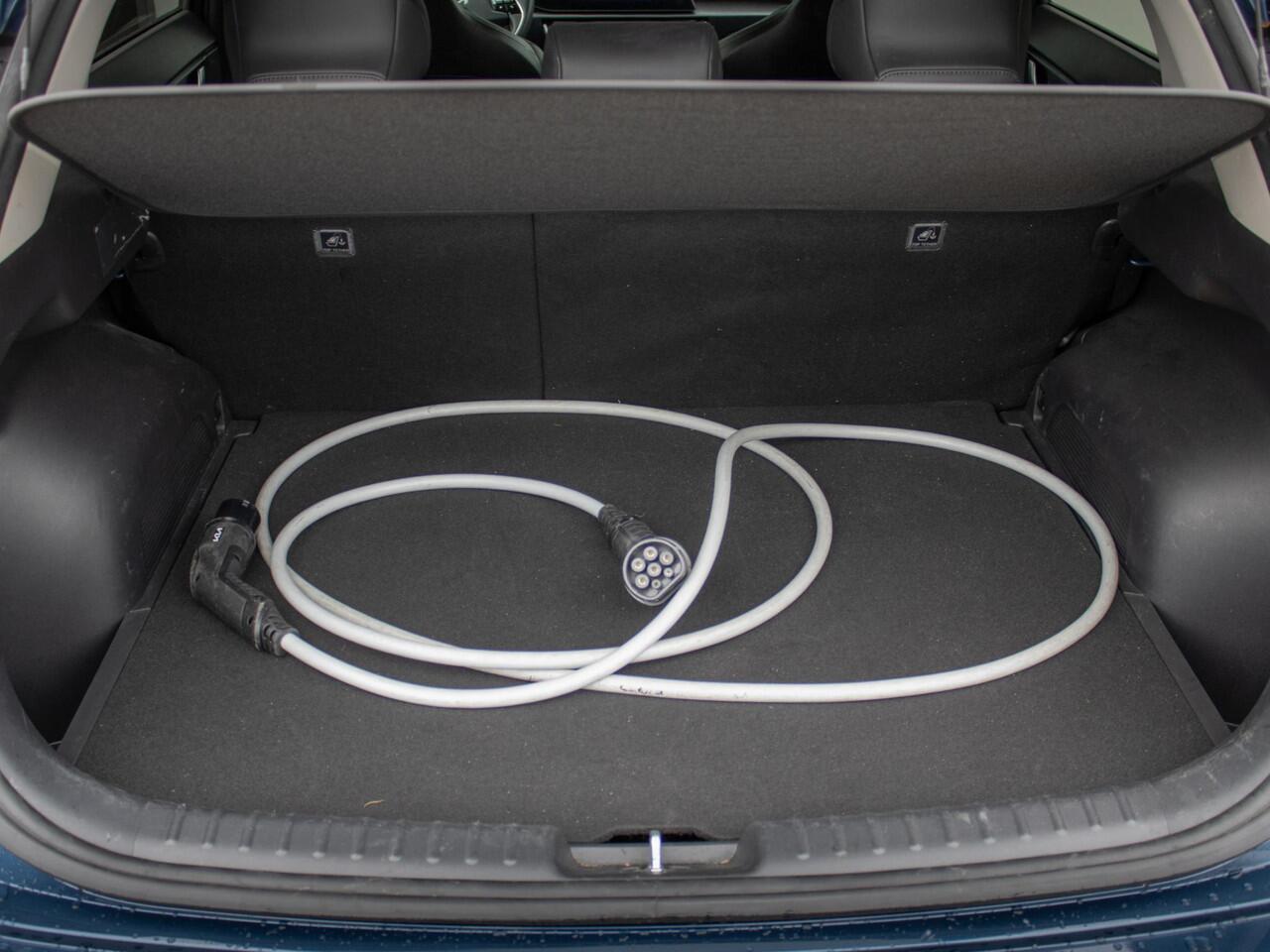 KIA e-Niro EV Edition Advanced 64.8 kWh Leder | LED | Stoelverwarming | Navigatie | Carplay | Adapt. Cruise | Climate | Keyless | Camera