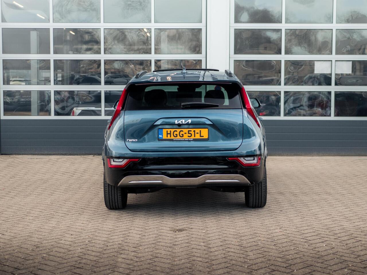 KIA e-Niro EV Plus 64.8 kWh l Lederlook bekleding l Stoelverwarming l El. verstelbare stoelen l