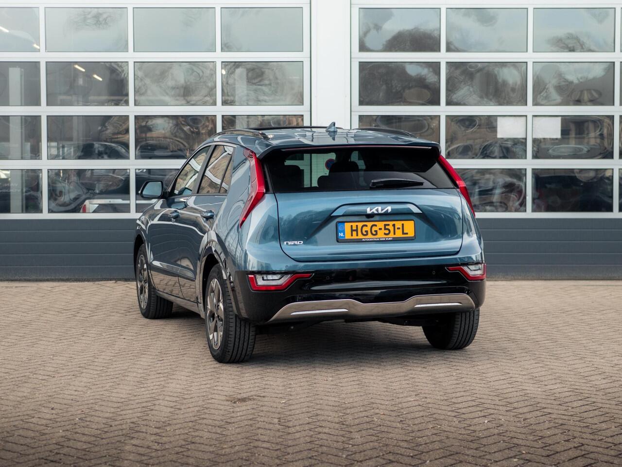 KIA e-Niro EV Plus 64.8 kWh l Lederlook bekleding l Stoelverwarming l El. verstelbare stoelen l
