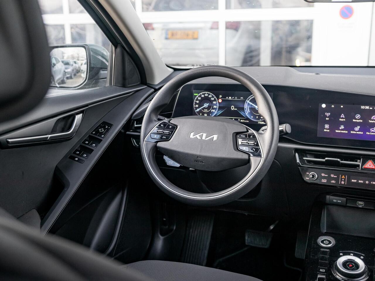 KIA e-Niro EV Light 64.8 kWh Navigatie l Airco l