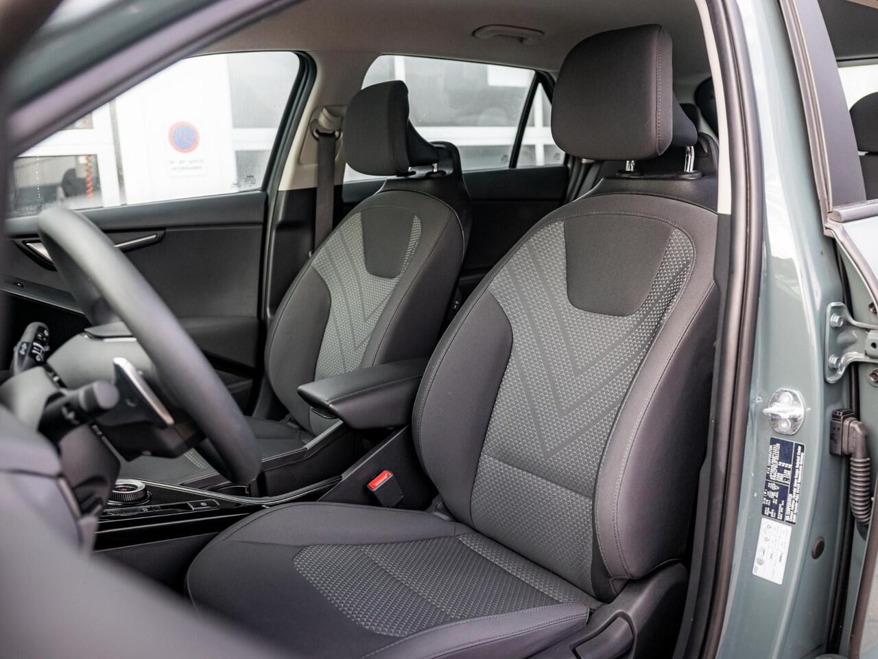 KIA e-Niro EV Light 64.8 kWh Navigatie l Airco l