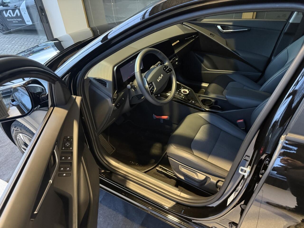 KIA e-Niro EV Light Advanced 64,8kWh 204PK - ZEER COMPLEET!! LAGE KM!!!