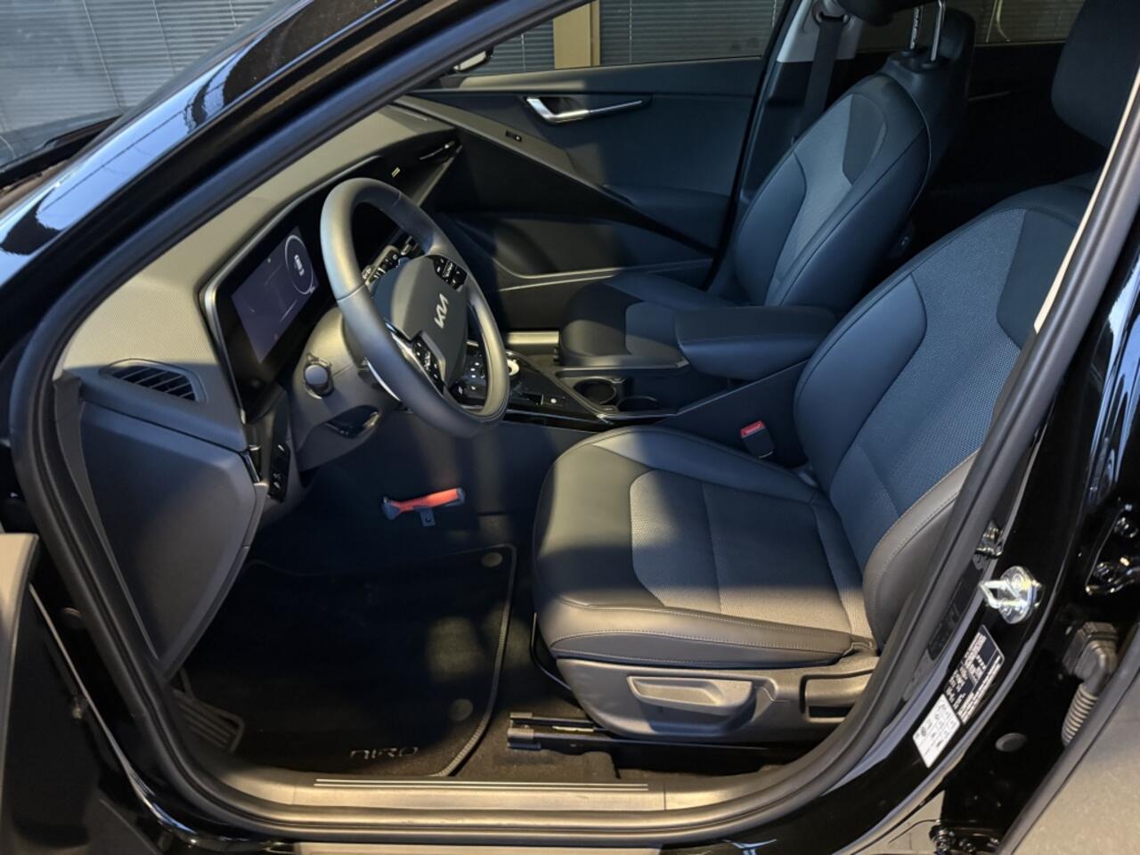 KIA e-Niro EV Light Advanced 64,8kWh 204PK - ZEER COMPLEET!! LAGE KM!!!