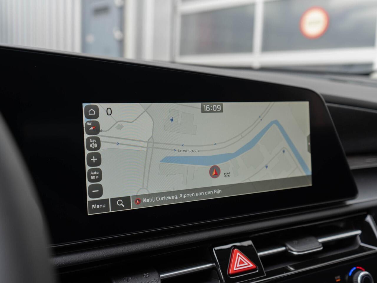 KIA e-Niro EV Plus 64.8 kWh | OP VOORRAAD | DIRECT RIJDEN | Navigatie | Carplay | Adapt. Cruise | Climate | Keyless | Camera