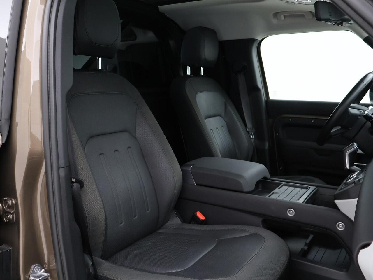 Land Rover DEFENDER 2.0 D240 110 GRIJS KENTEKEN + PANORAMADAK | 360 CAMERA | WEGKL. TREKHAAK | MERIDIAN | LUCHTVERING