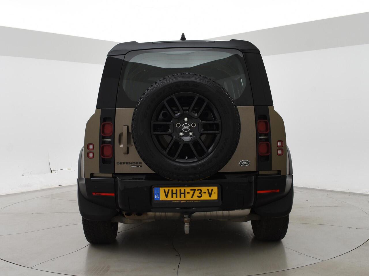 Land Rover DEFENDER 2.0 D240 110 GRIJS KENTEKEN + PANORAMADAK | 360 CAMERA | WEGKL. TREKHAAK | MERIDIAN | LUCHTVERING