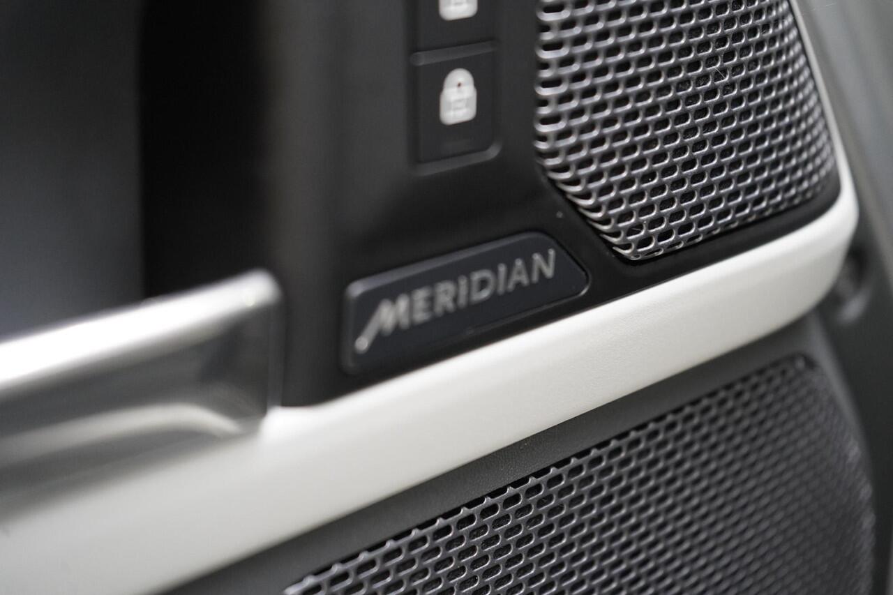 Land Rover DEFENDER 110 3.0 P400 110 First Edition | Panoramadak | Trekhaak | Leder | 360 Camera | Luchtvering