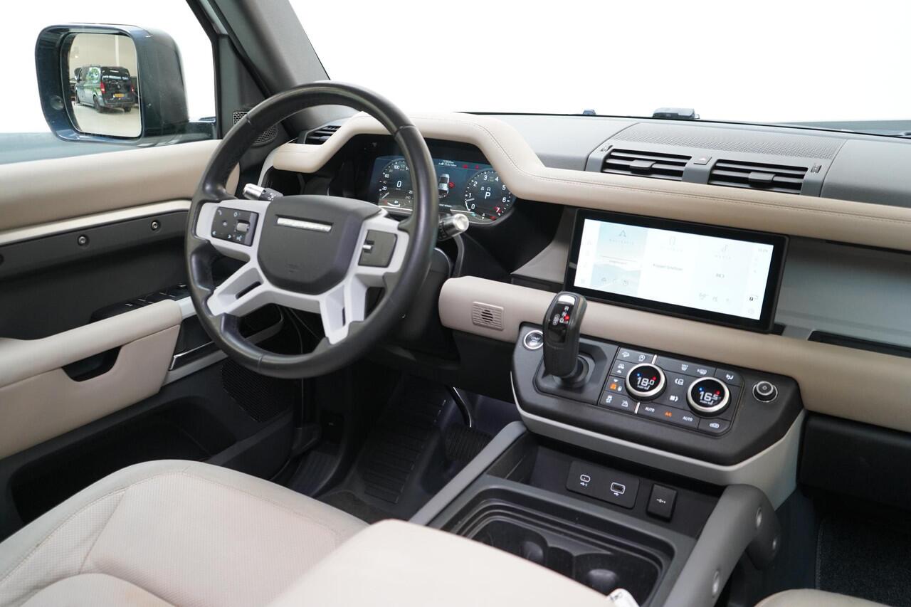 Land Rover DEFENDER 110 3.0 P400 110 First Edition | Panoramadak | Trekhaak | Leder | 360 Camera | Luchtvering