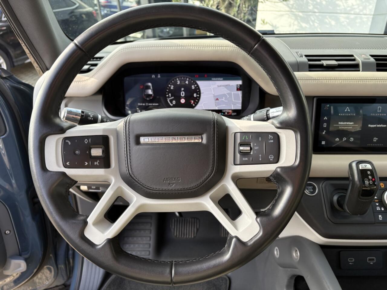 Land Rover DEFENDER 110 | P400 | HSE | 22" | Panorama dak | Trekhaak | Head-Up |