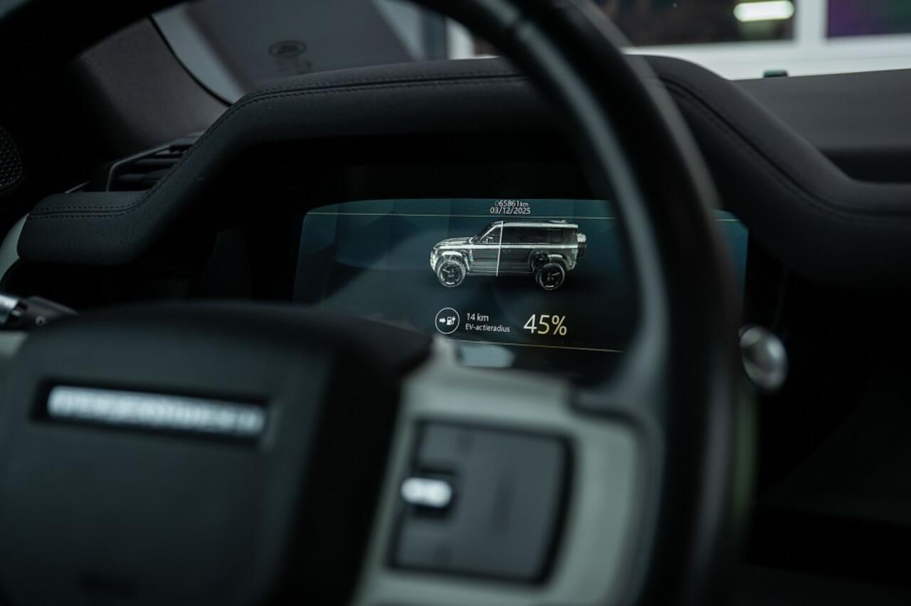 Land Rover DEFENDER 2.0 P400e 110 X-Dynamic SE | Panorama | Luchtvering | 360 ° | Ventilatie | BTW | 20 Inch |