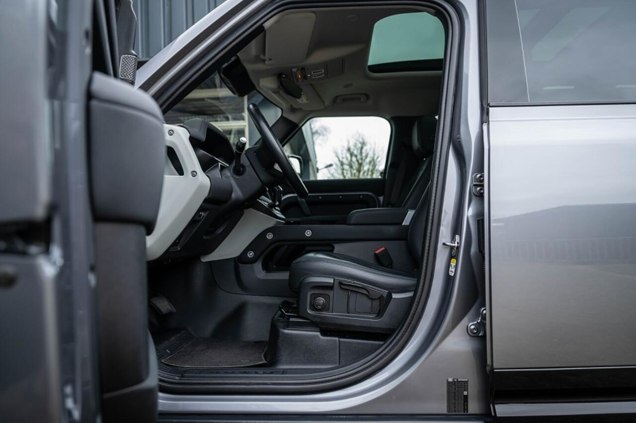 Land Rover DEFENDER 2.0 P400e 110 X-Dynamic SE | Panorama | Luchtvering | 360 ° | Ventilatie | BTW | 20 Inch |