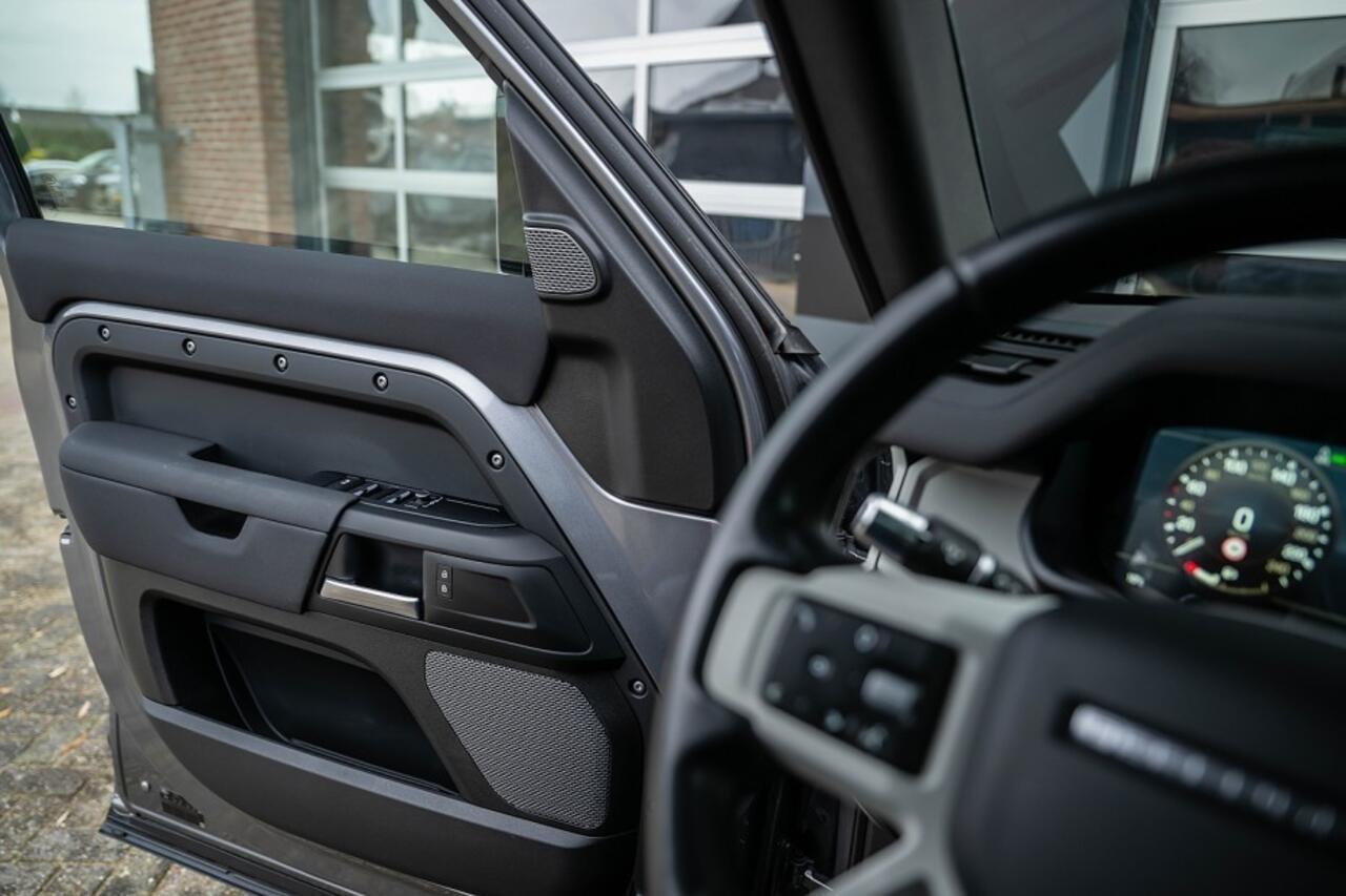 Land Rover DEFENDER 2.0 P400e 110 X-Dynamic SE | Panorama | Luchtvering | 360 ° | Ventilatie | BTW | 20 Inch |