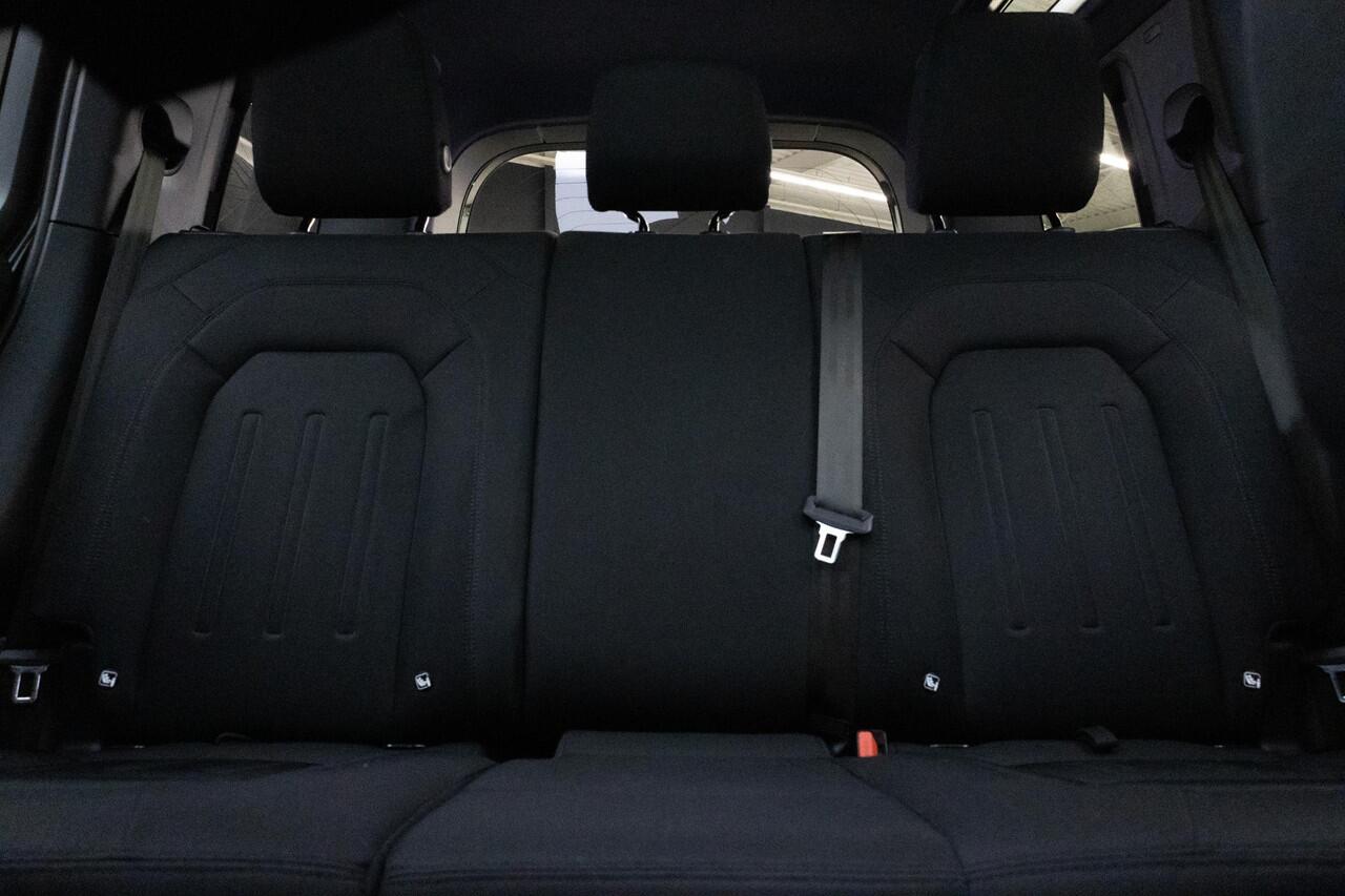 Land Rover DEFENDER 110 2.0 P400e 110 | Panoramadak | Cold Climate | Trekhaak |