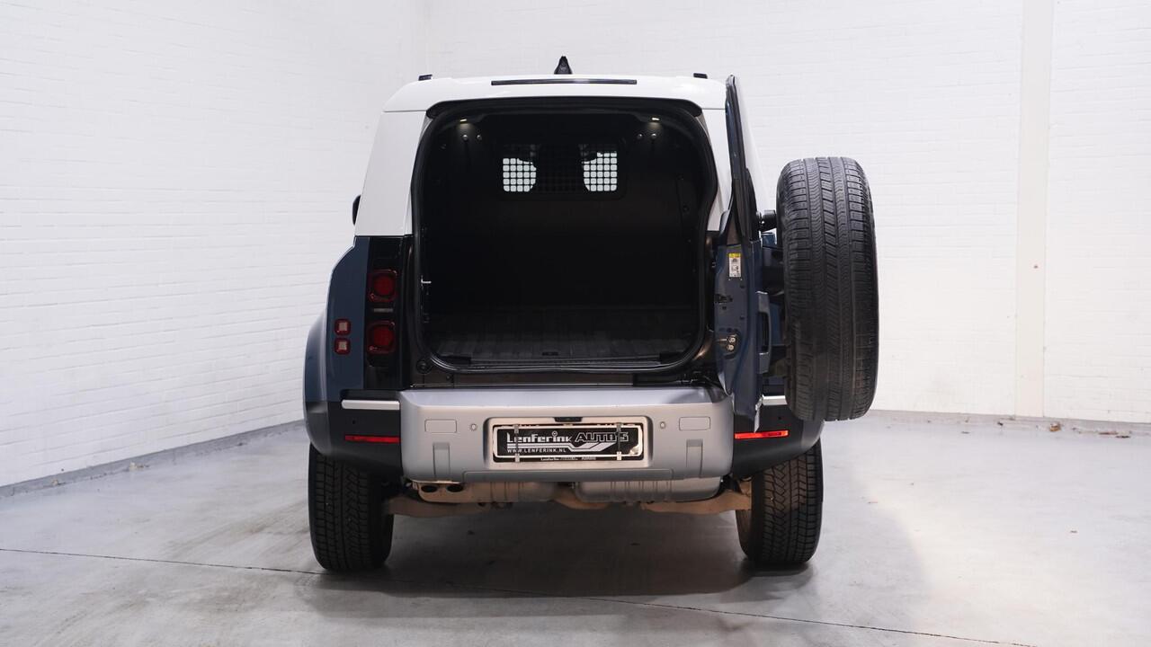 Land Rover DEFENDER Landrover 3.0 D250 110 Grijs Kenteken 3-Zits Leder Zwart 360 Camera, Navi, Apple Carplay, LED Koplampen