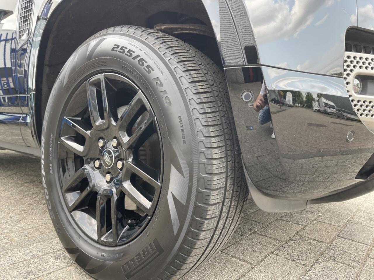 Land Rover DEFENDER 3.0 D200 110 MHEV l Grijskenteken l Leer l 3 stoelen