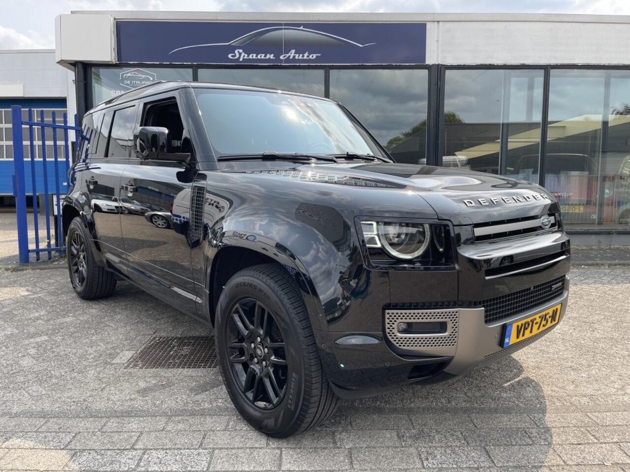 Land Rover DEFENDER 3.0 D200 110 MHEV l Grijskenteken l Leer l 3 stoelen