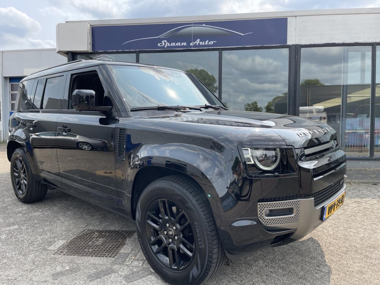 Land Rover DEFENDER 3.0 D200 110 MHEV l Grijskenteken l Leer l 3 stoelen