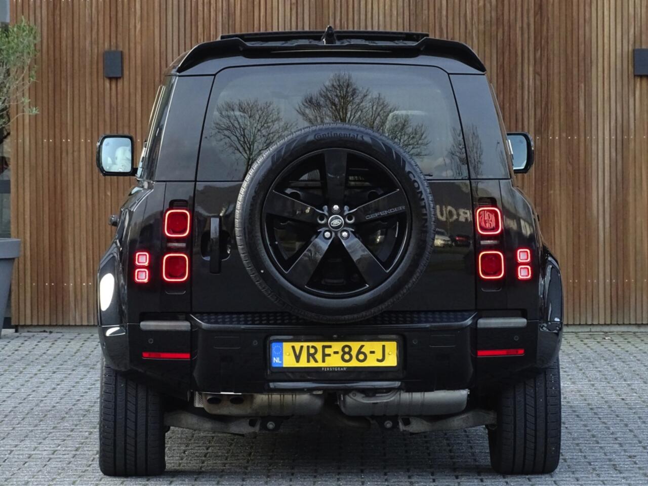 Land Rover DEFENDER 3.0 D250 110 MHEV X-Dynamic HSE Heritage Custom / grijs kenteken