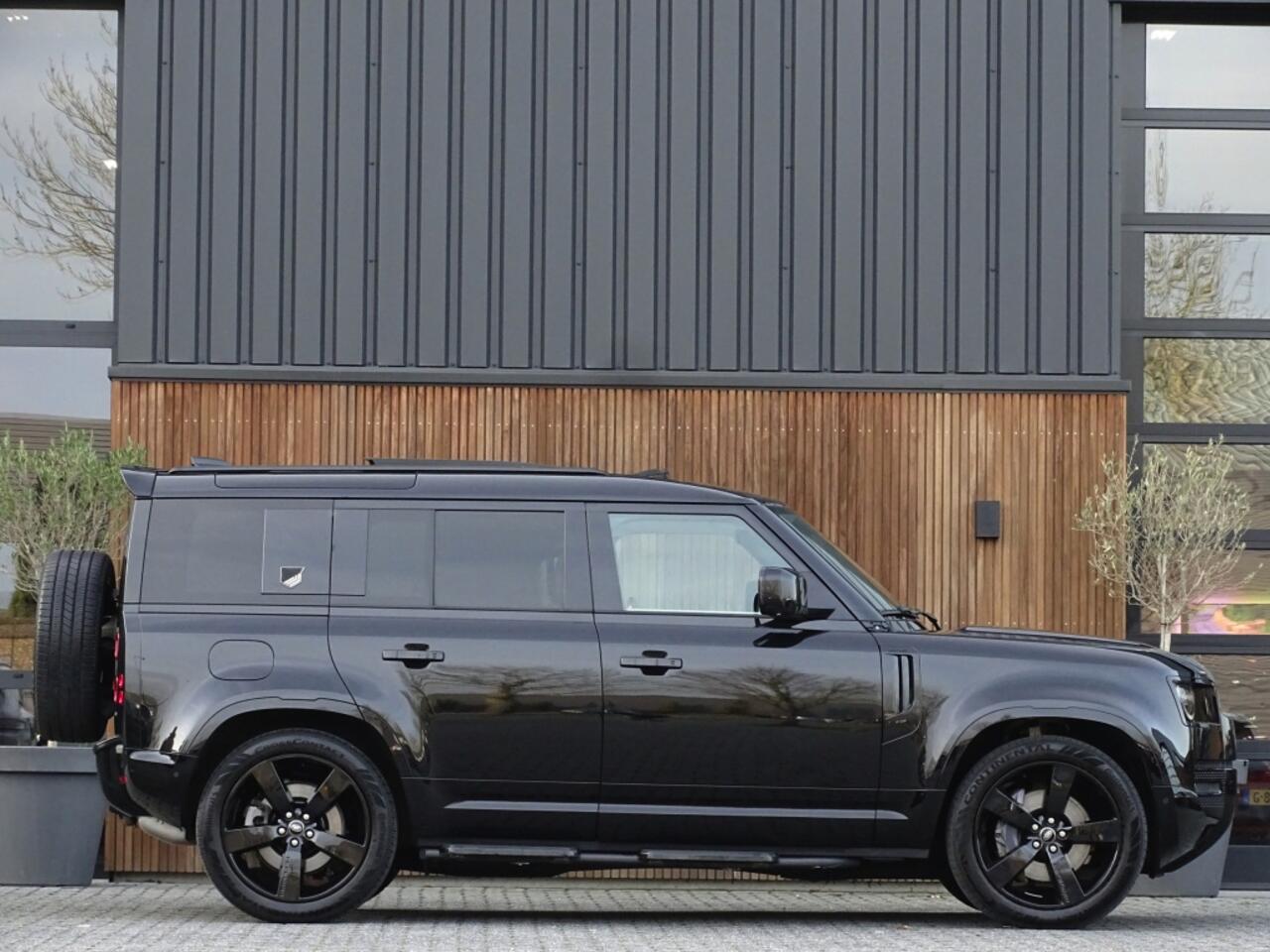 Land Rover DEFENDER 3.0 D250 110 MHEV X-Dynamic HSE Heritage Custom / grijs kenteken