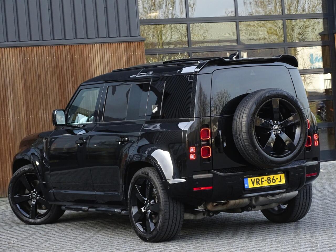 Land Rover DEFENDER 3.0 D250 110 MHEV X-Dynamic HSE Heritage Custom / grijs kenteken