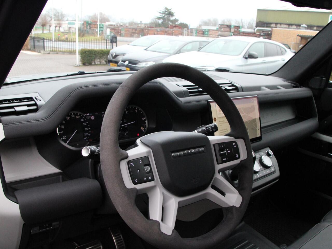 Land Rover DEFENDER 3.0 D250 110 MHEV X-Dynamic HSE