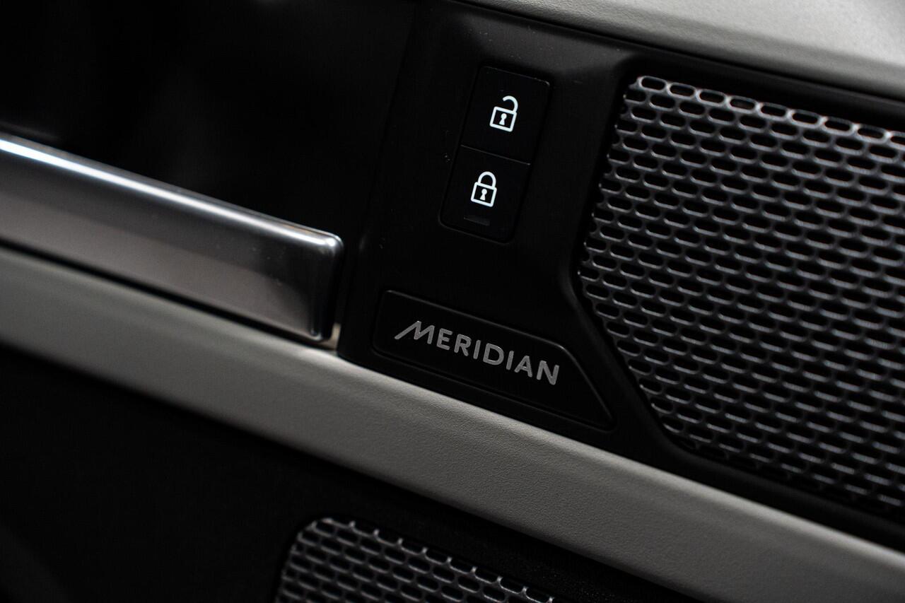 Land Rover DEFENDER 110 2.0 P400e 110 XS Edition *Luchtvering / Panorama / Stoelventilatie / Meridian / Surround View / Keyless / Elektr. Trekhaak*