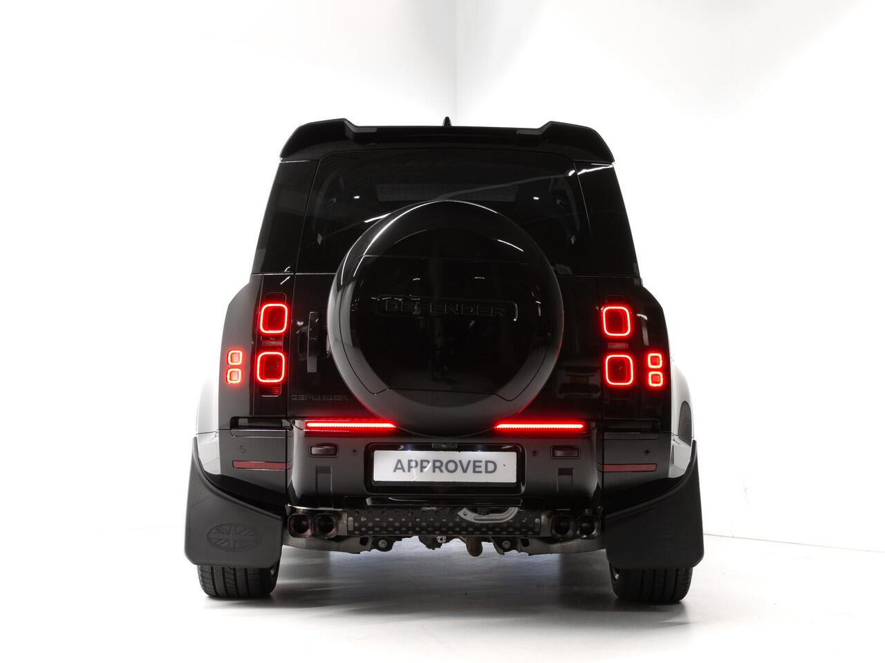 Land Rover DEFENDER 110 2.0 P300e 110 X-Dynamic HSE V8 Look!