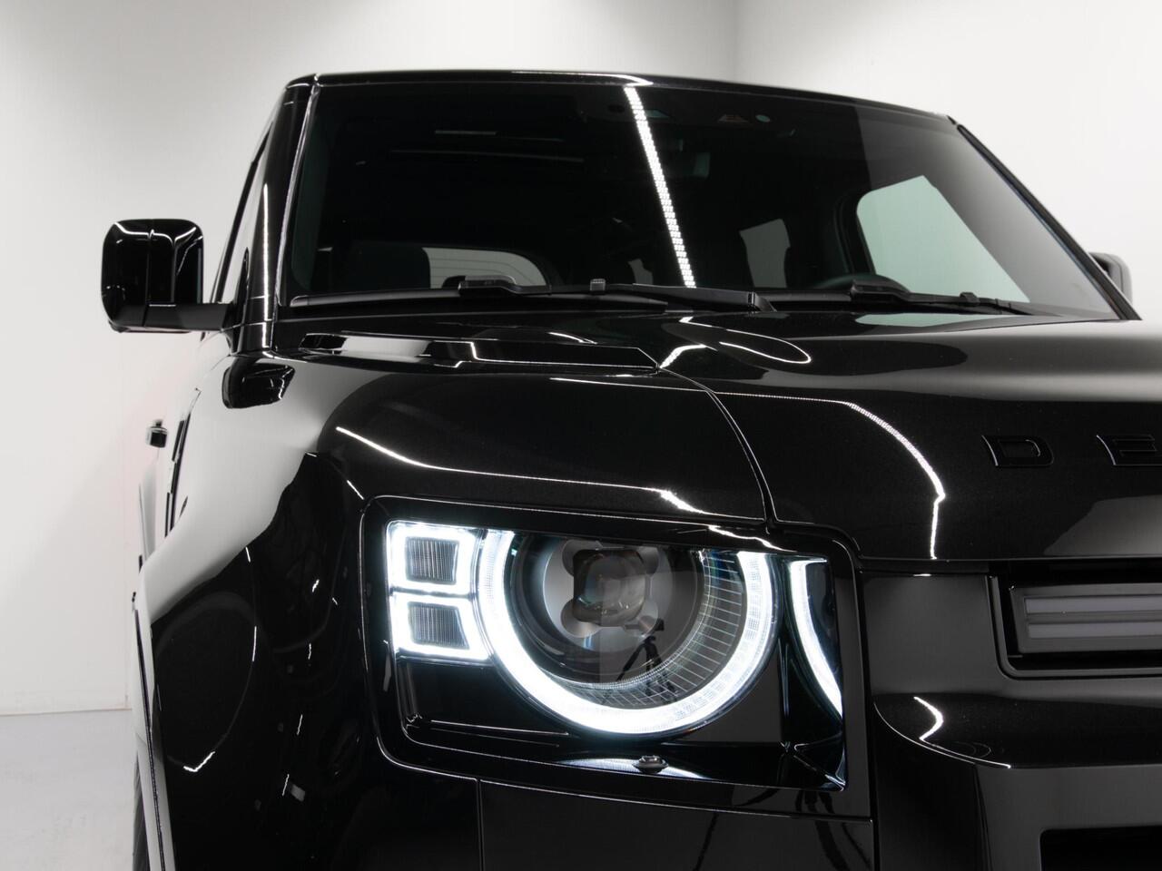 Land Rover DEFENDER 110 2.0 P300e 110 X-Dynamic HSE V8 Look!